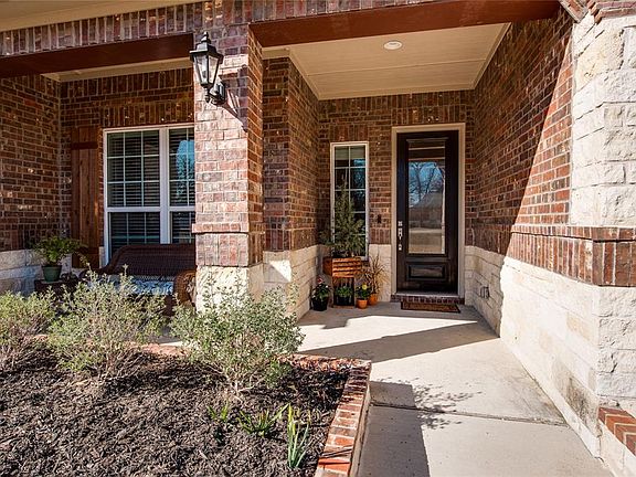 4th image of 131 Spanish Oak Dr