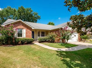 13719 Ivy Point Dr, Little Rock, AR 72211