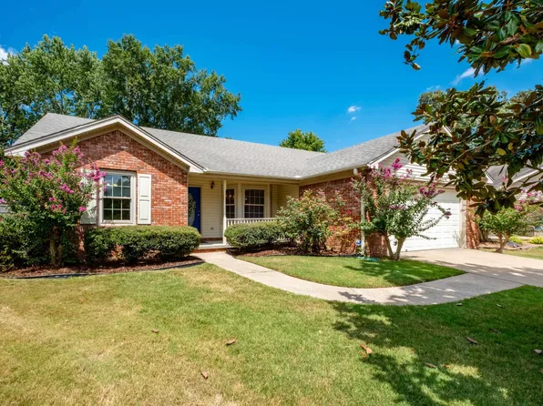 13719 Ivy Point Dr, Little Rock, AR 72211