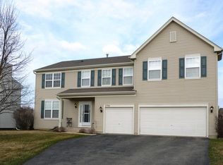 2706 Vicksburg Ln, Aurora, IL 60503