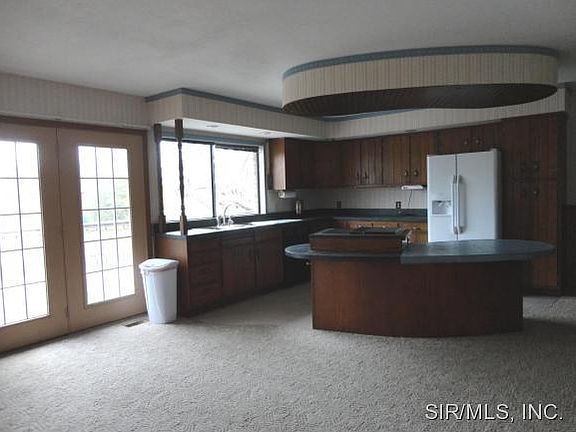 4th image of 135 Hampton Dr
