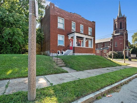 2nd image of 3472 Giles Ave