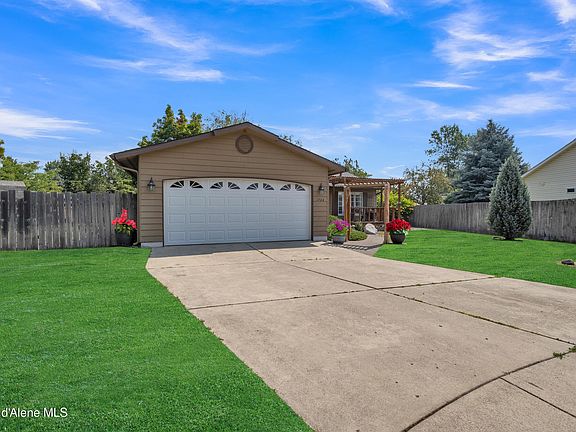 2nd image of 1704 N Trellis Ct