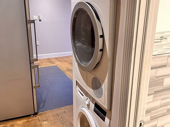 4th image of 9 W 103rd St APT 2R