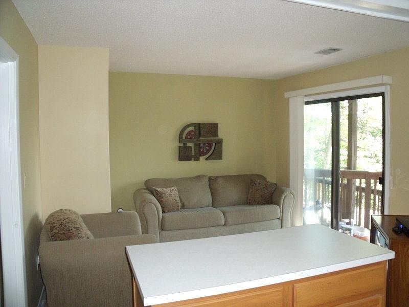 1st image of 21 Altamont Forest Dr