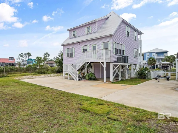 227 W 8th Ave, Gulf Shores, AL 36542