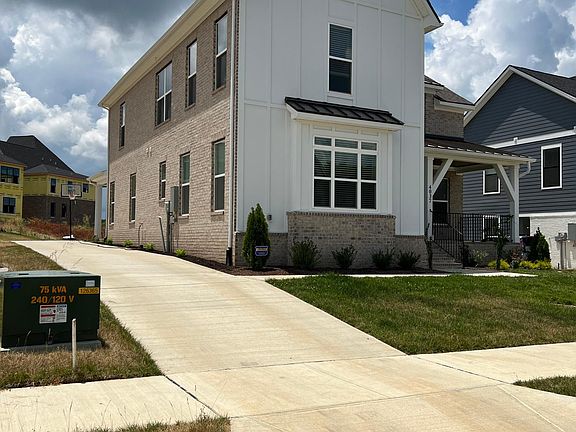 2nd image of 4037 Lioncrest Ln