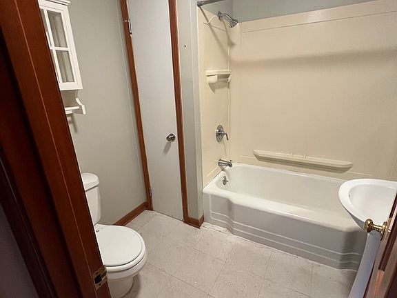 2nd image of 7155 Park Place Rd