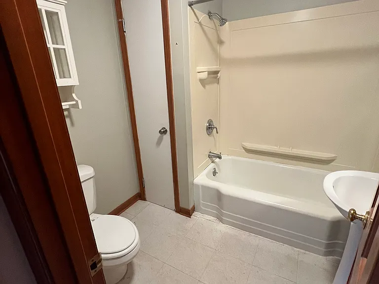 7155 Park Place Rd — Photo 2