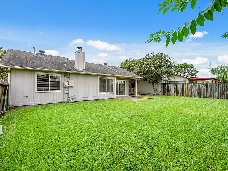 2911 Garden Ln — Photo 19