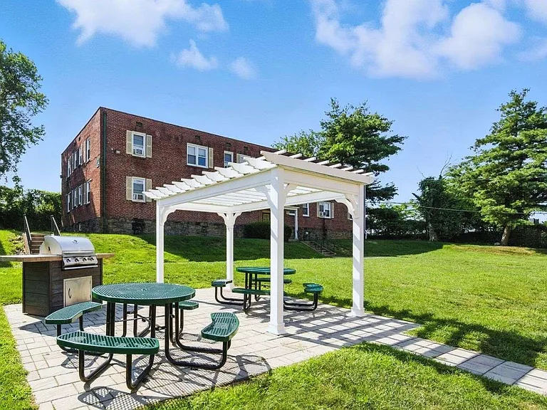 Jenkintown Gardens Apartments — Photo 6