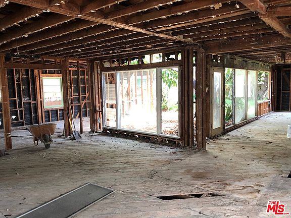5th image of 12930 Dewey St