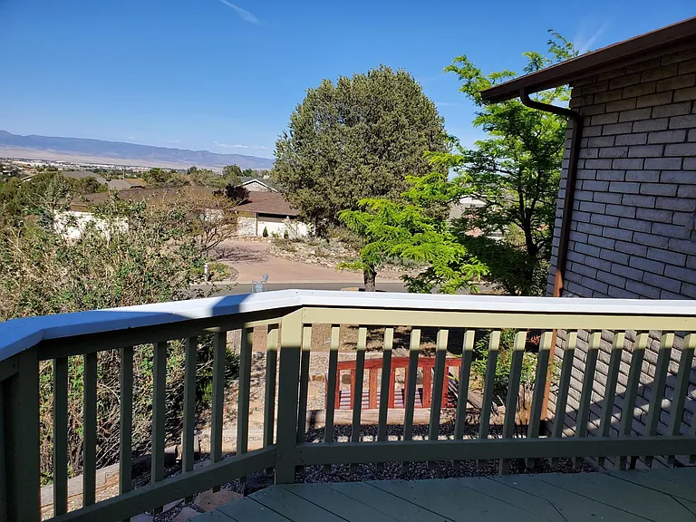 712 Sunrise Blvd — Photo 10