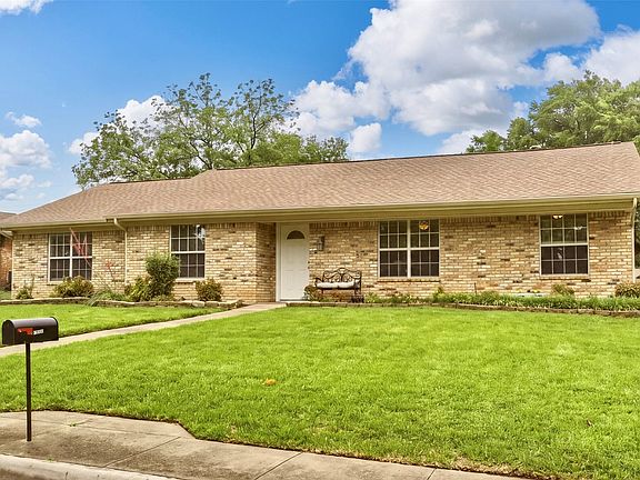 2nd image of 2909 Brookview Dr