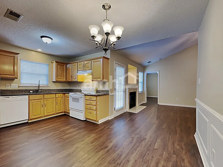 12012 Evergreen Hollow Dr — Photo 3