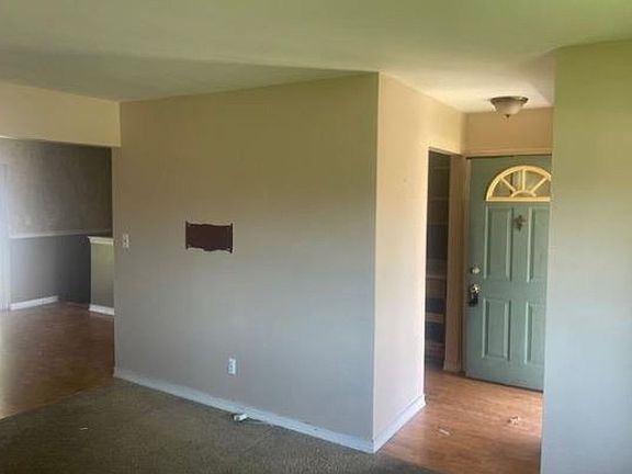 3rd image of 27118 Larkin Dr
