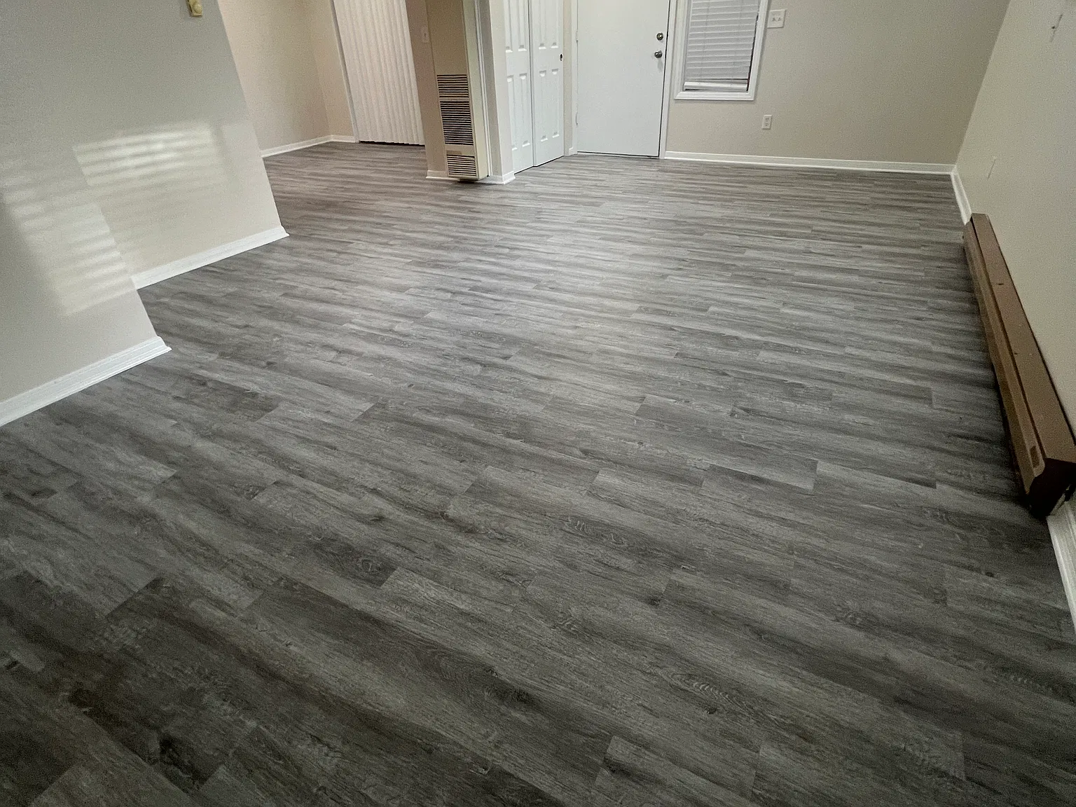 3 bed, 1277 sqft, $1,995 — Photo 2