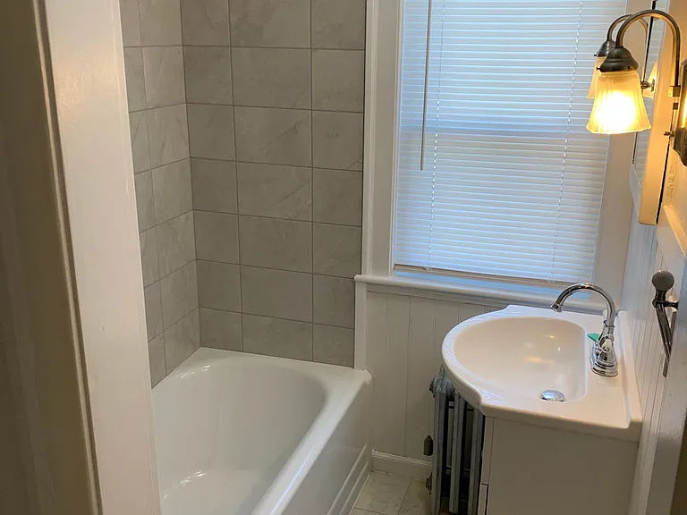 6 Washington Ave — Photo 8