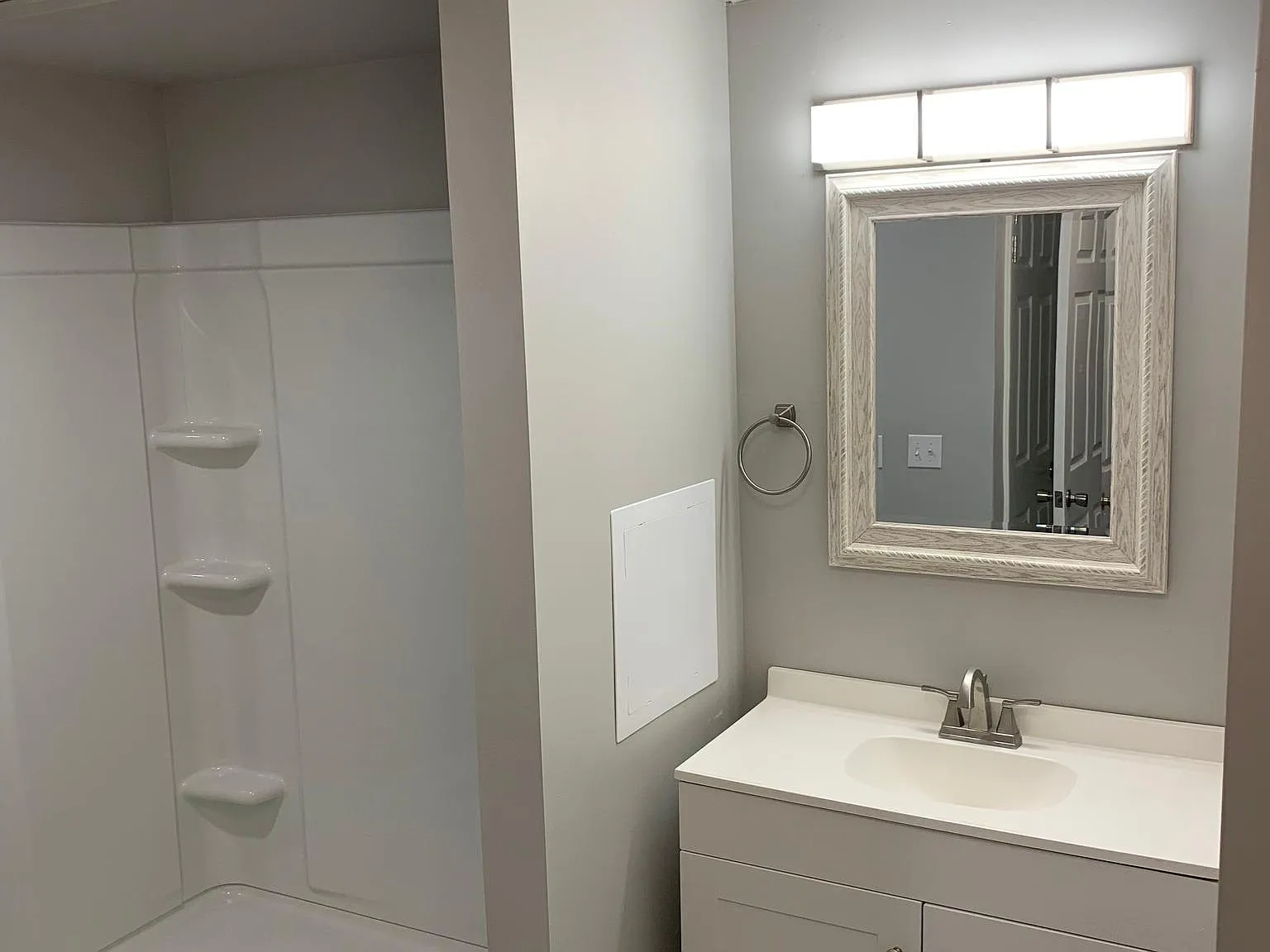 242 N Mechanic St — Photo 3