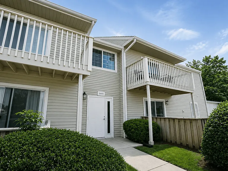 The Lodge Apartments — Photo 33