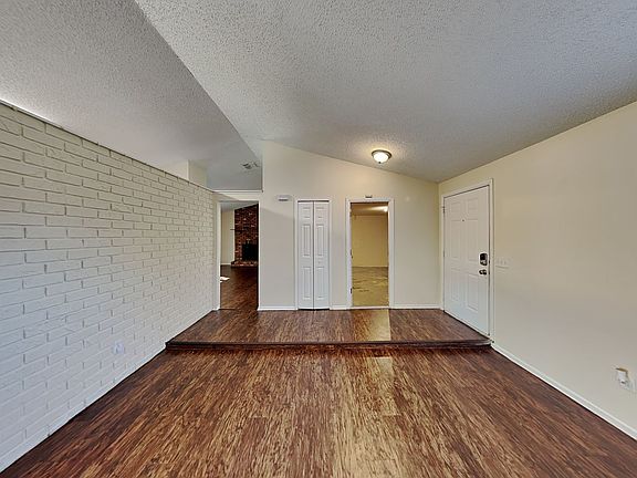 3rd image of 973 Yellowbird Ave