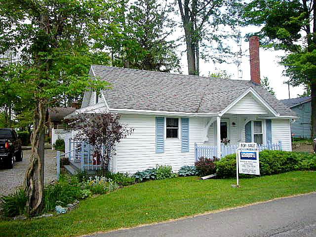 1st image of 6 Park Circle Dr