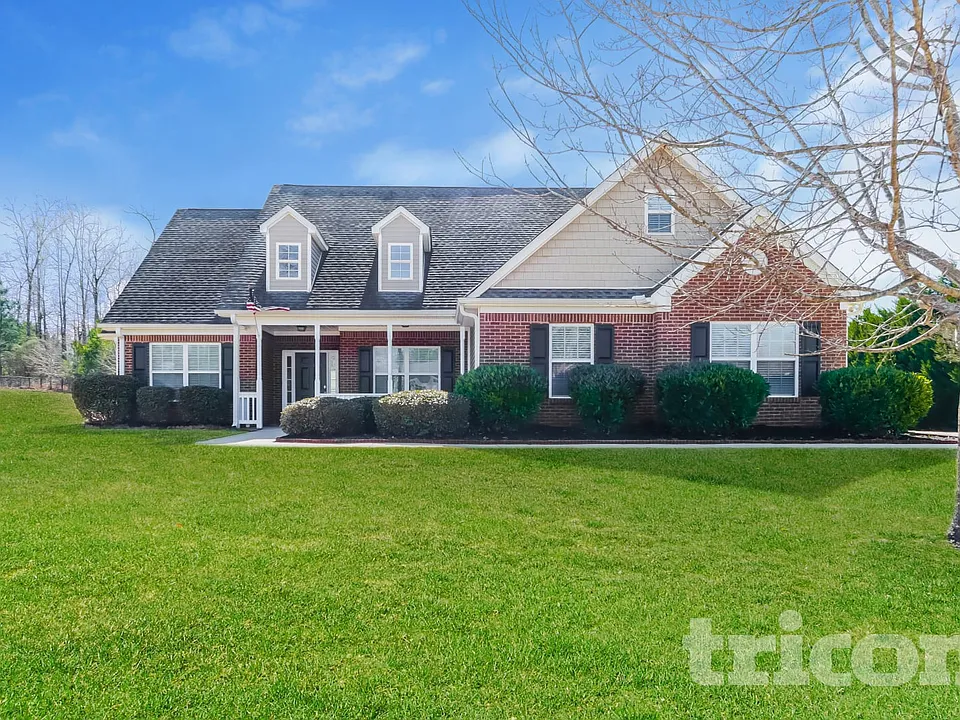 175 Saddle Ln