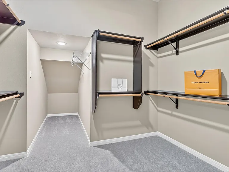 15136 Thatcher Dr — Photo 23
