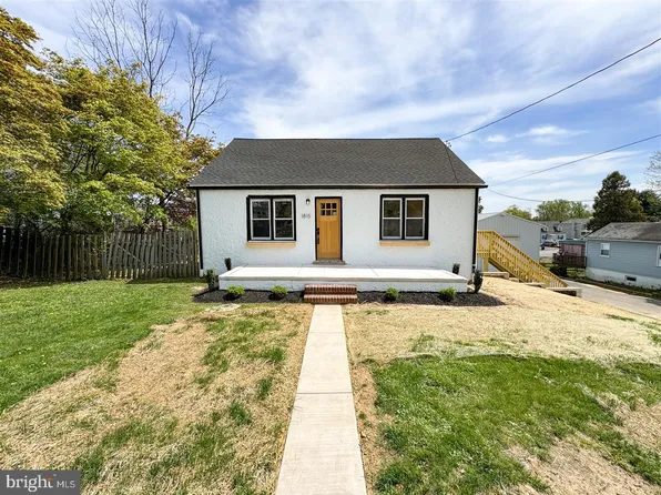 1815 Peach St, Upper Chichester, PA 19061