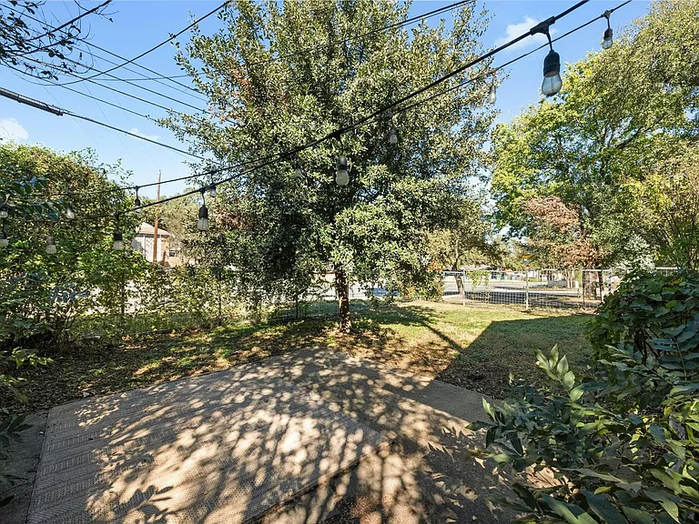 3713 Menchaca Rd #A — Photo 24