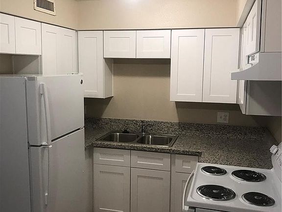 2nd image of 605 Royal Crest Cir #4