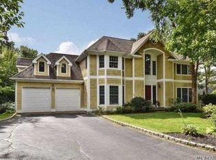 6 Cobblestone Ct, Centerport, NY 11721