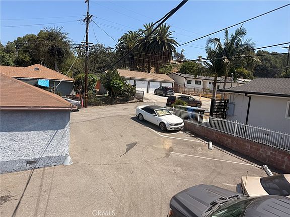 4th image of 2472 N Eastern Ave