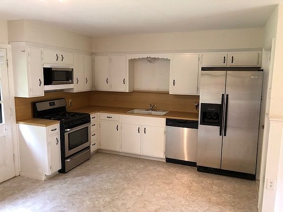 4th image of 4001 Driftwood Ln