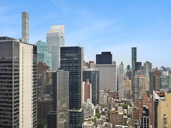 236 E 47th St APT 21B, New York, NY 10017