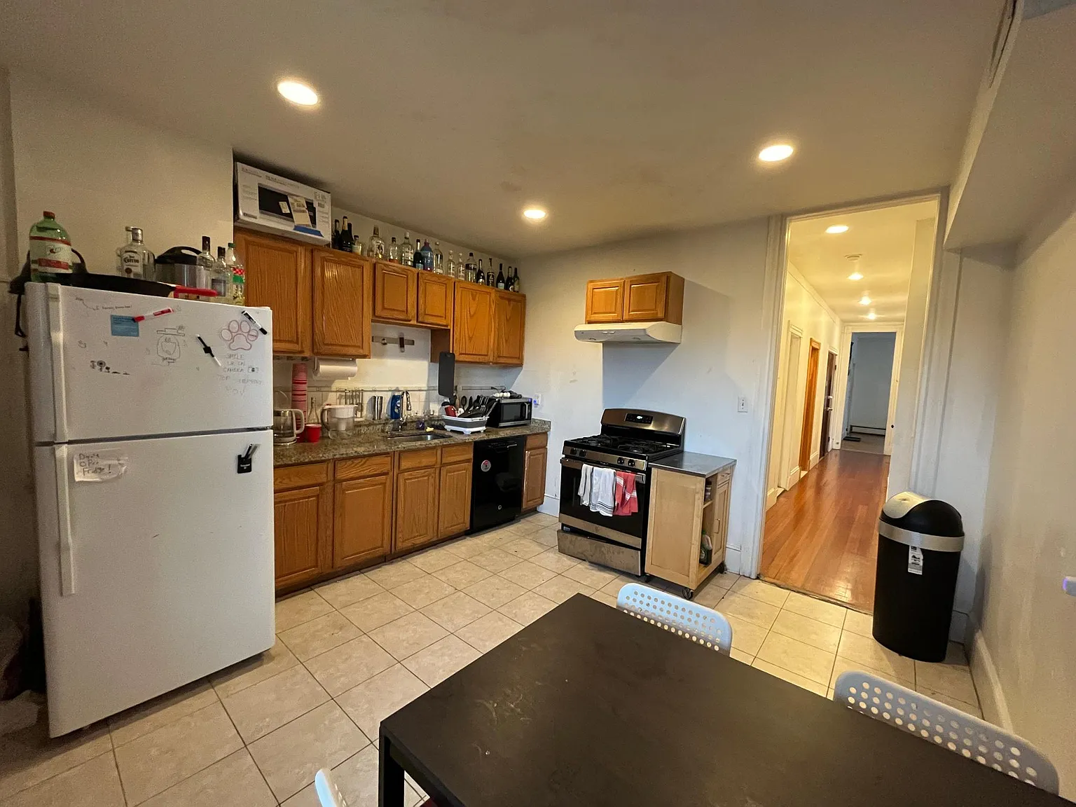 4 bed, 1350 sqft, $5,600 — Photo 3