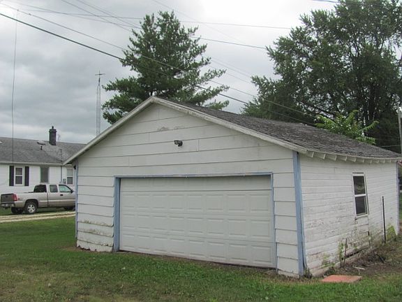 4th image of 301 S Main St