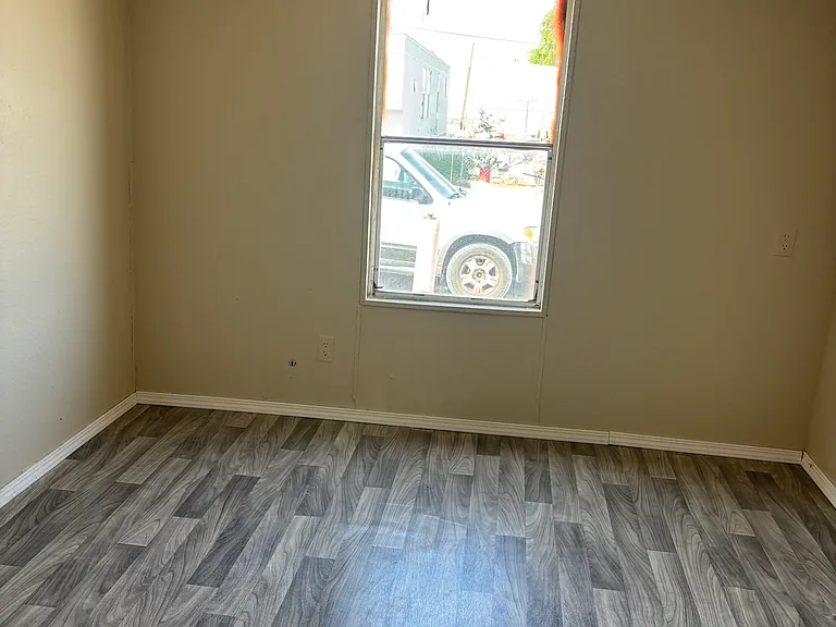 817 Sky Rd — Photo 10