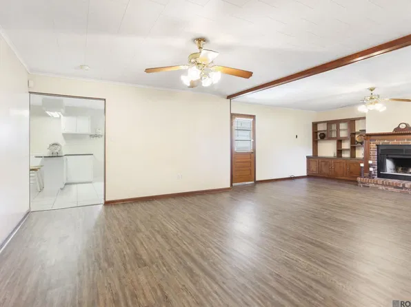 107 S Magnolia Dr, Donaldsonville, LA 70346