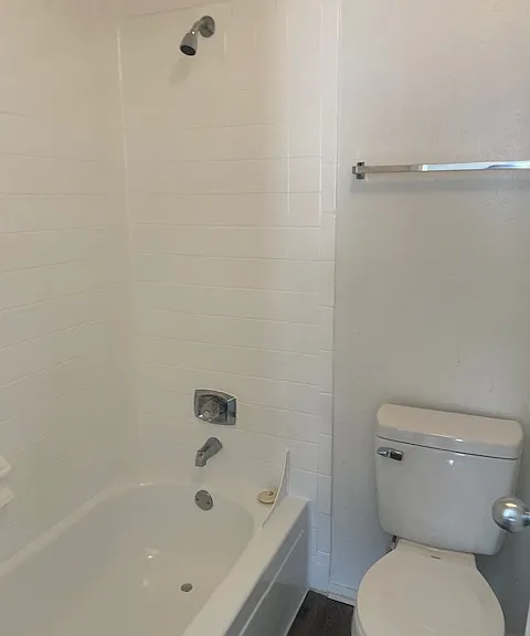Wilshire Park Apartments — Photo 40