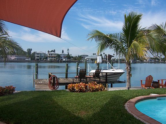 Wide protected water on Blind Pass