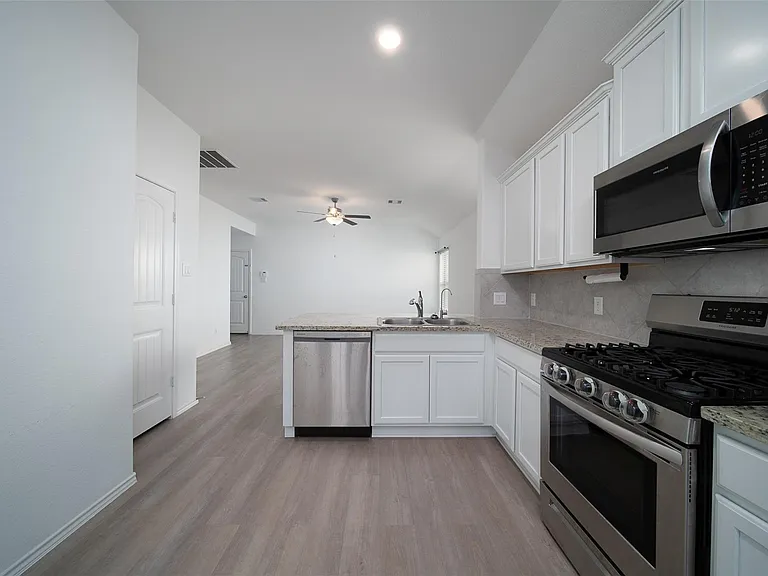 18450 White Stallion Ln — Photo 10