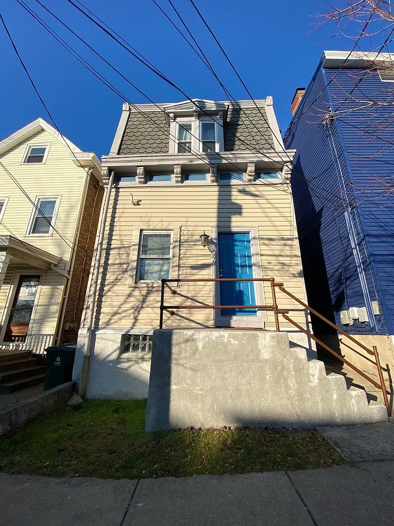 306 Warner St — Photo 1