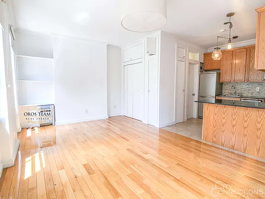 Rented by City Connections Realty | media 7