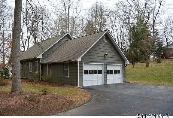 3rd image of 720 Canal Dr