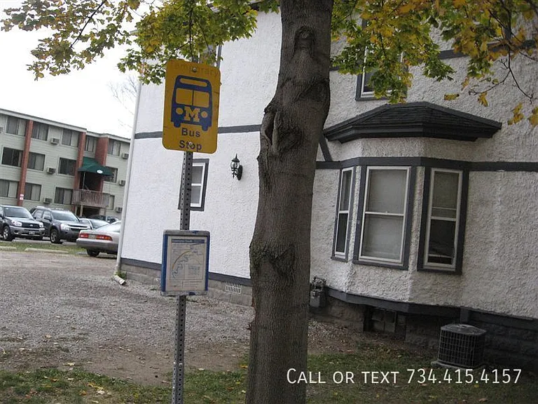 936 Mary St — Photo 43