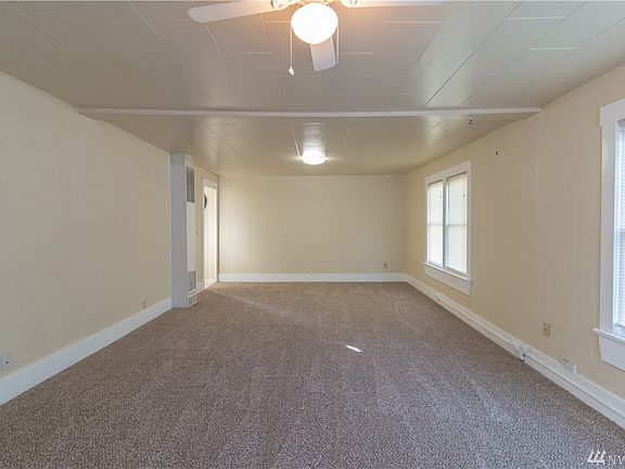 5th image of 301 Jefferson Ave NE