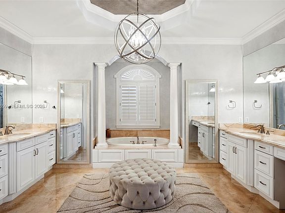 4th image of 1008 Mandarin Isle