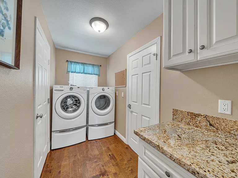 8251 Newman Ave — Photo 10