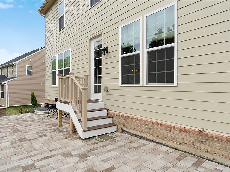 1702 Stevensan Dr — Photo 18